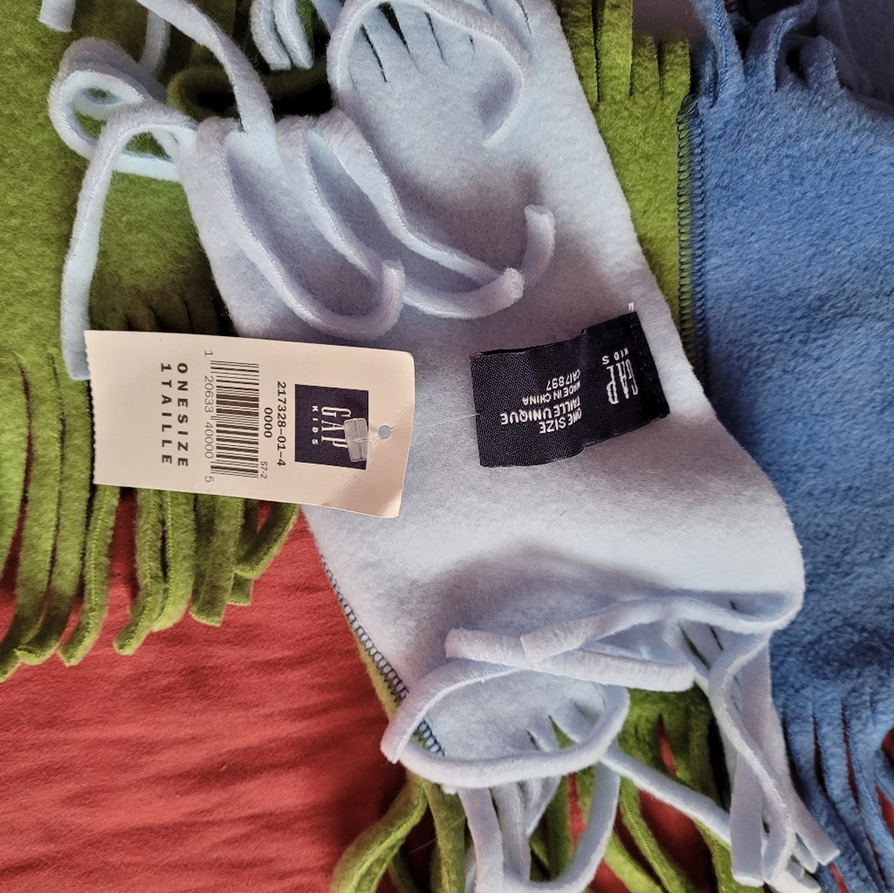 Gap scarf